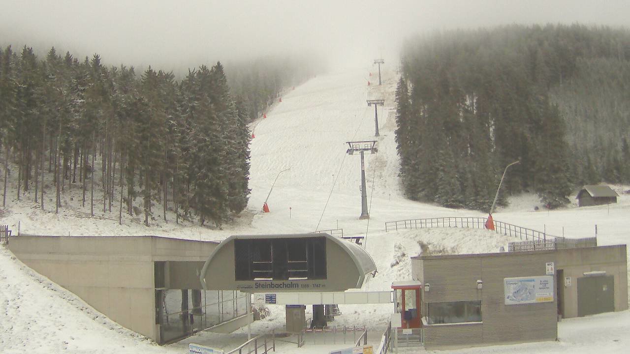 Stuhleck is fehér ruhát öltött  - Fotó: webkamera