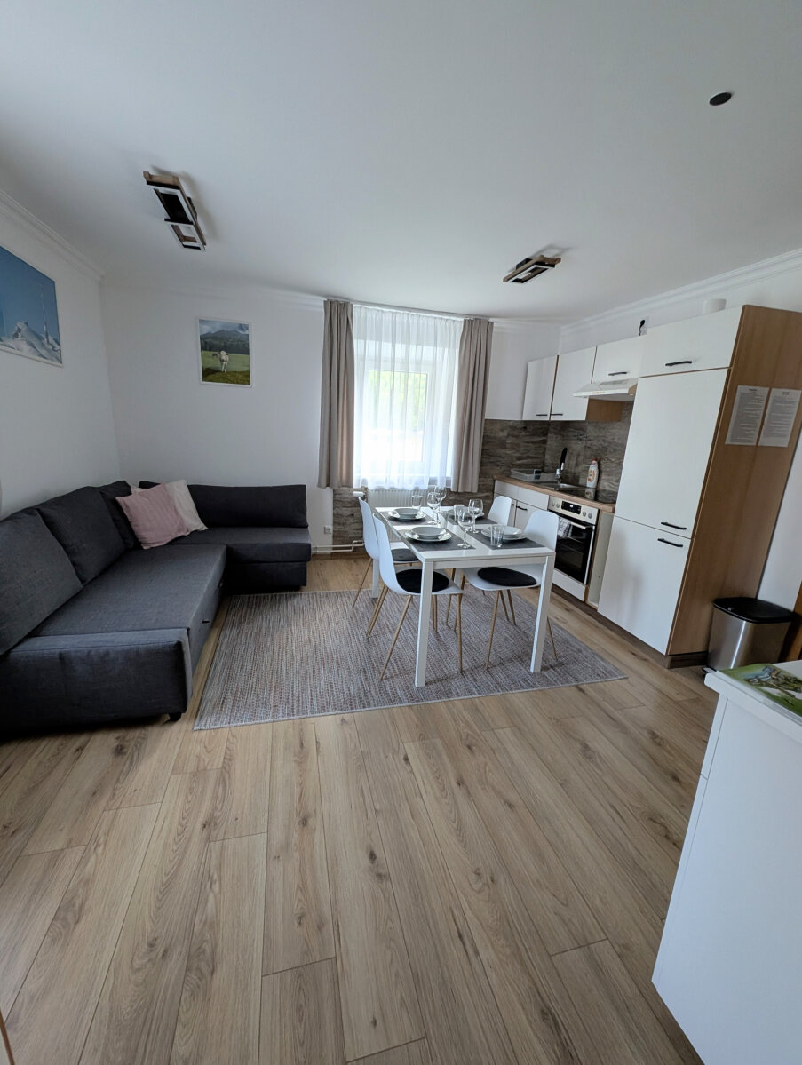 Emelet, 2 hálószobás apartman - kisszoba franciaággyal