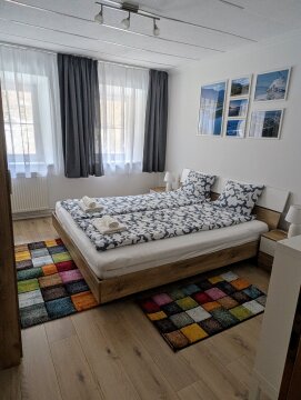 Emelet, 2 hálószobás apartman - kisszoba franciaággyal