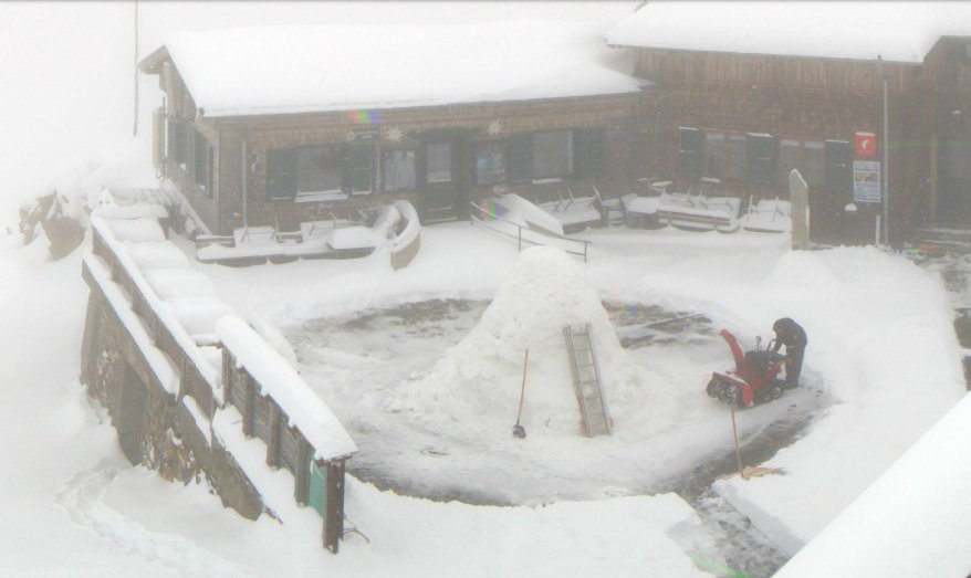 Valamit építenek az Edelweiss Hütténél - Fotó: panomax