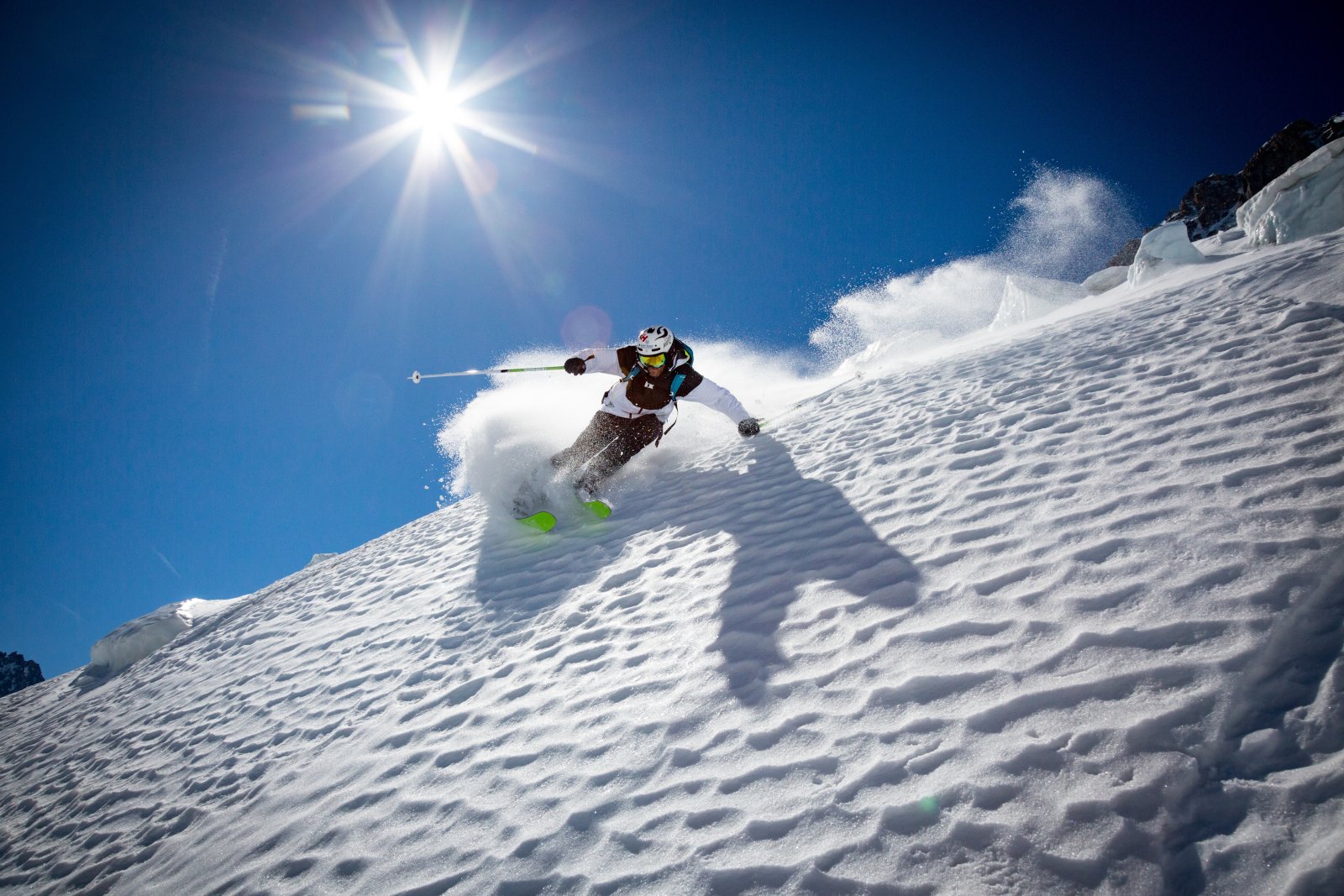 Aurelien Ducroz, a profi freerider Helly Hansen Iron síkabátban