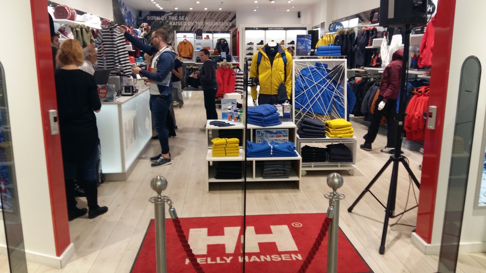 Helly Hansen márkabolt az Árkád Üzletközpontban
