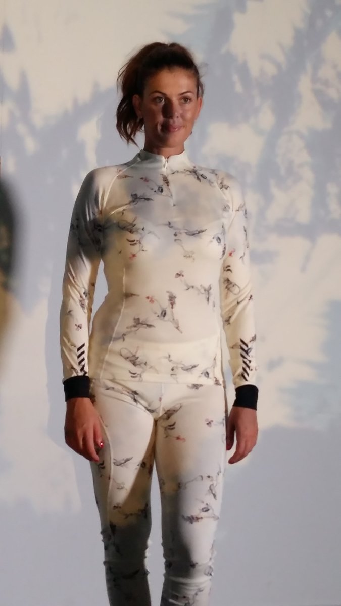 Hófehér aláöltözet szép nyomott mintával