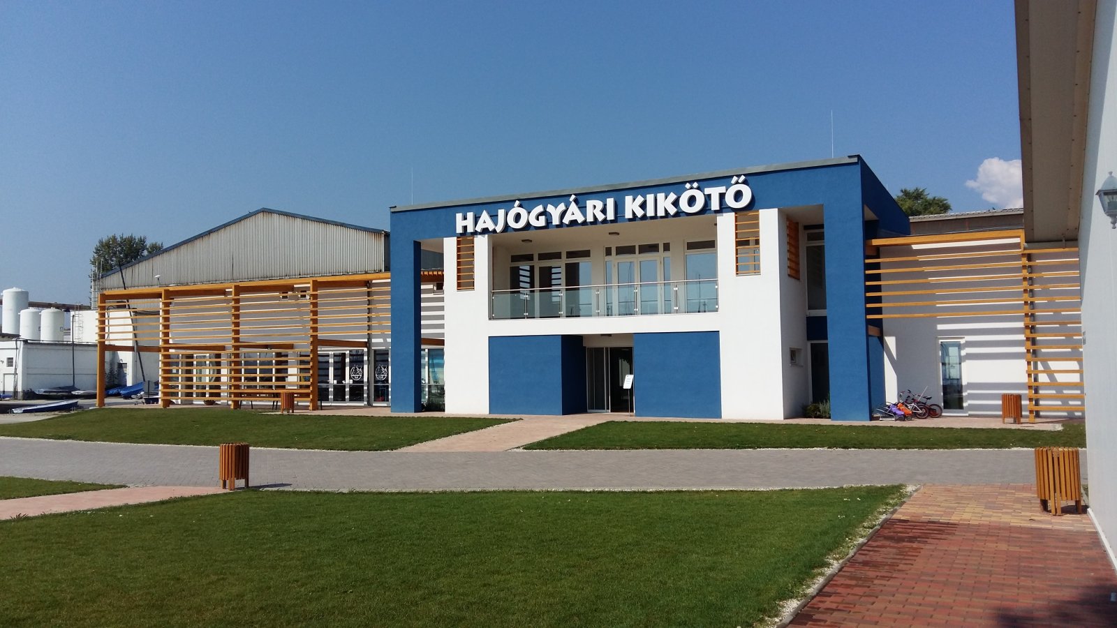 Megújult a balatonfüredi Hajógyári Kikötő