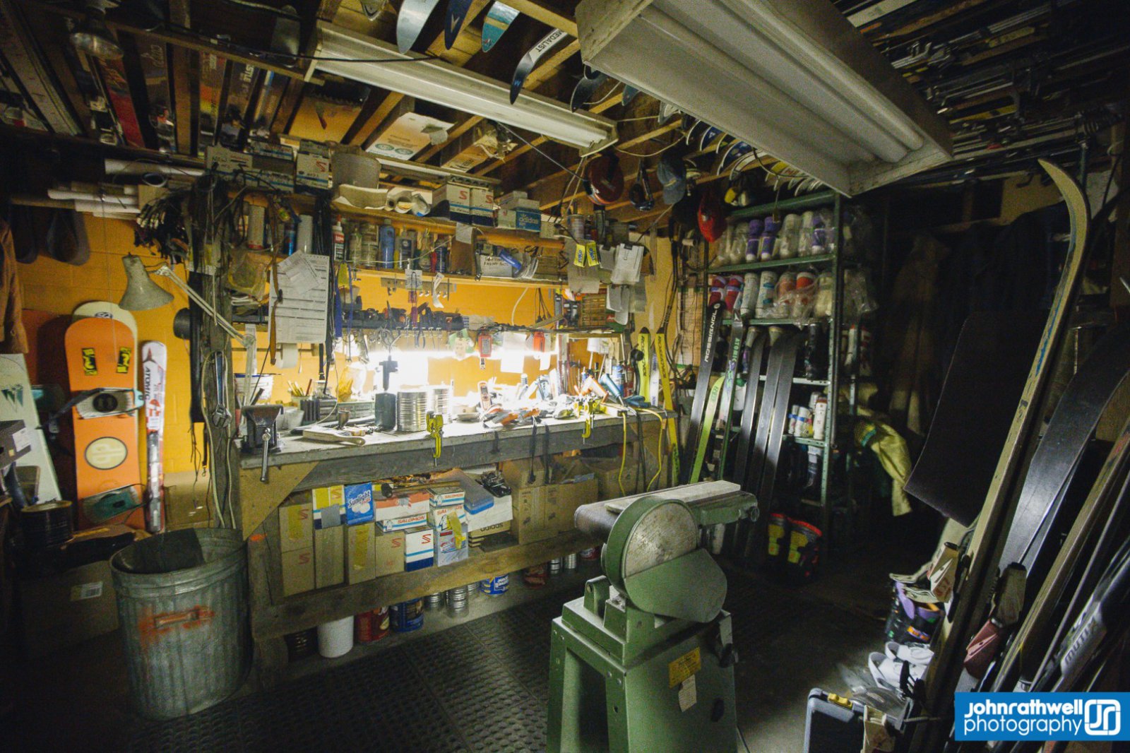 A síszervíz és kölcsönző - Fotó: John Rathwell Photography