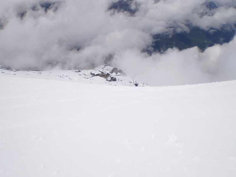 Tuxer Fernerhaus felé. Persze pályán kívül...
