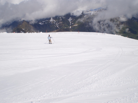 Júniusi "tömeg" a pályákon