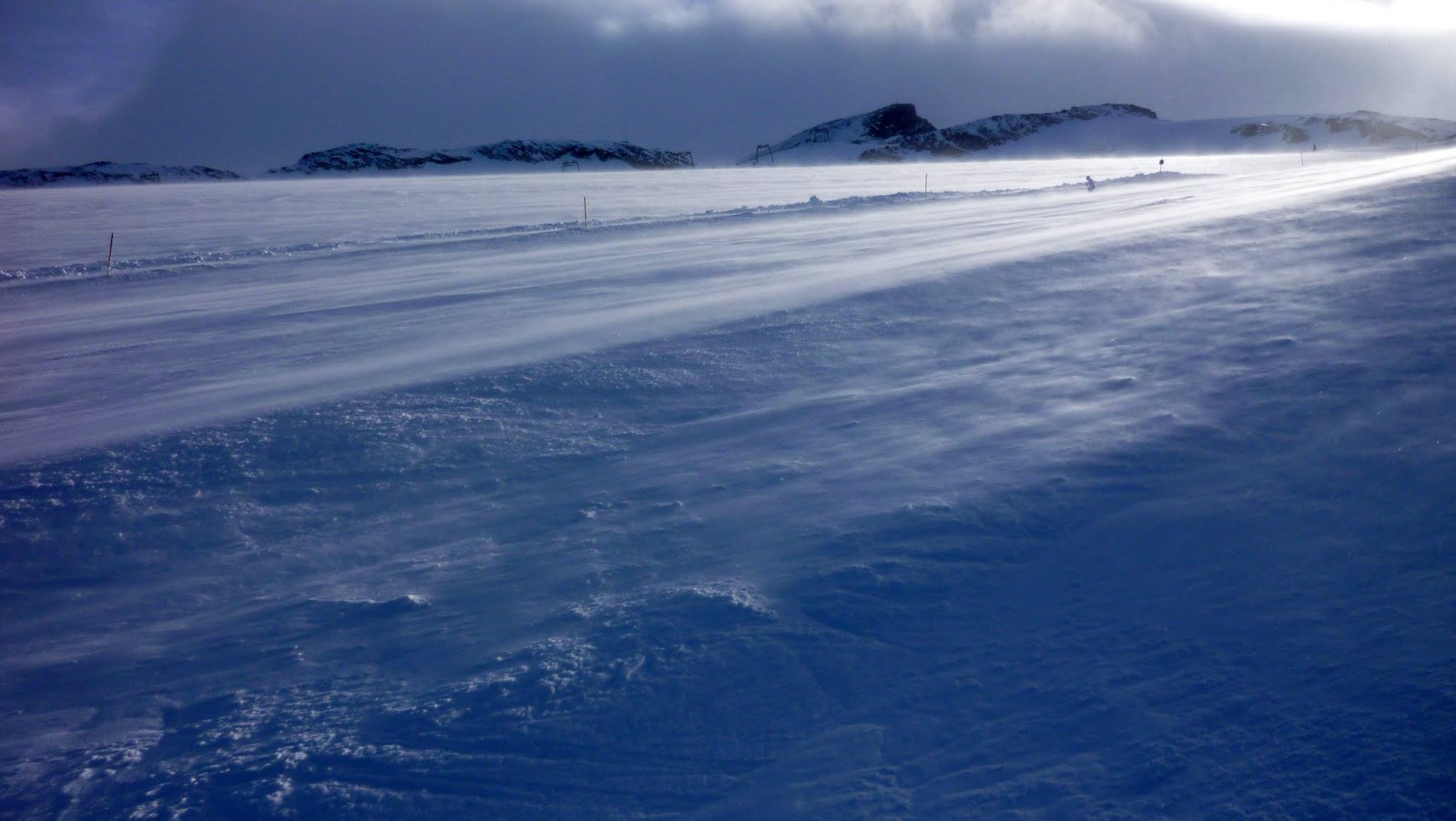 nagyon jól nézett ki, ahogy fújta a havat