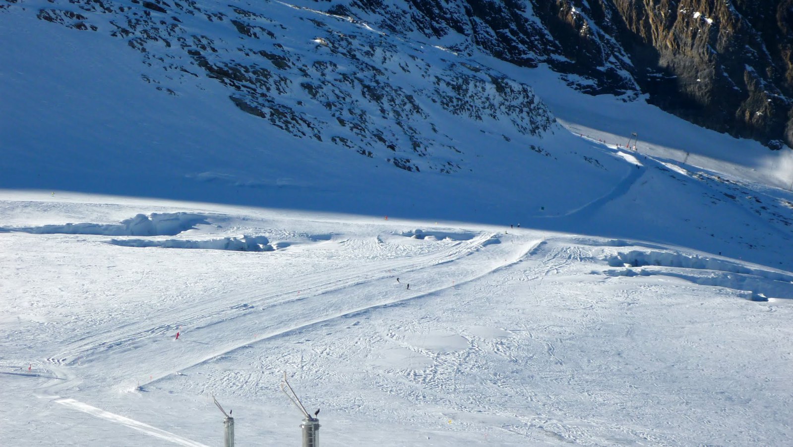 átcsúszó a Kaserer oldalra. jól betemették a hasadékokat...