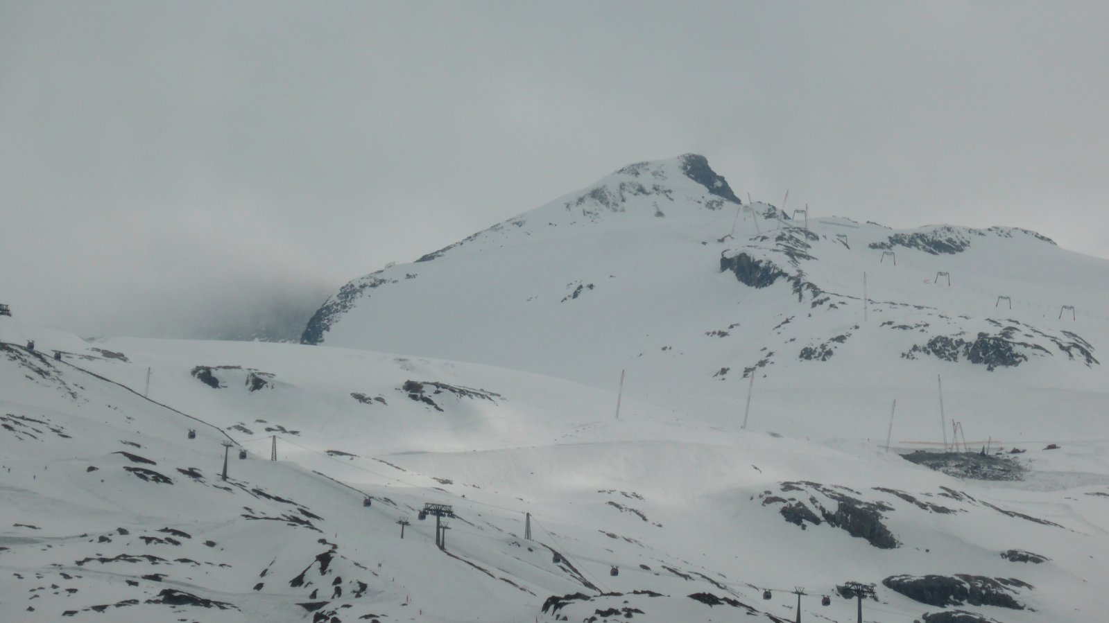 Lärmstange 2 lift építése a völgyből nézve.