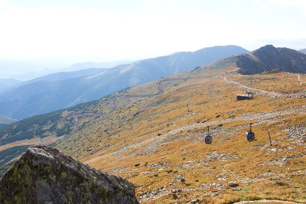 A déli oldalban kanyarog az új Panoráma pálya