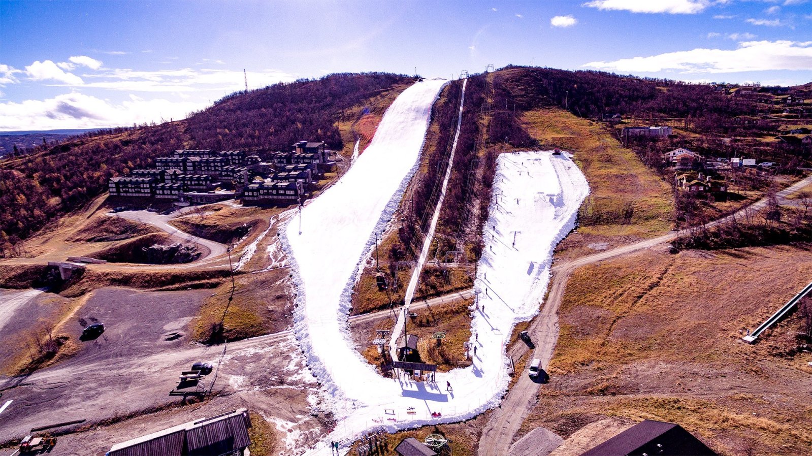 A kisebbik pálya már üzemelt a nyitás előtt