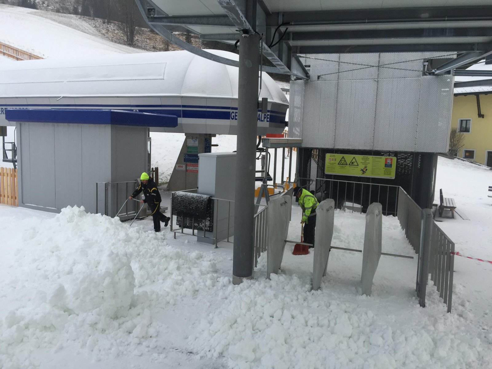 Nyitás előtt egy nappal