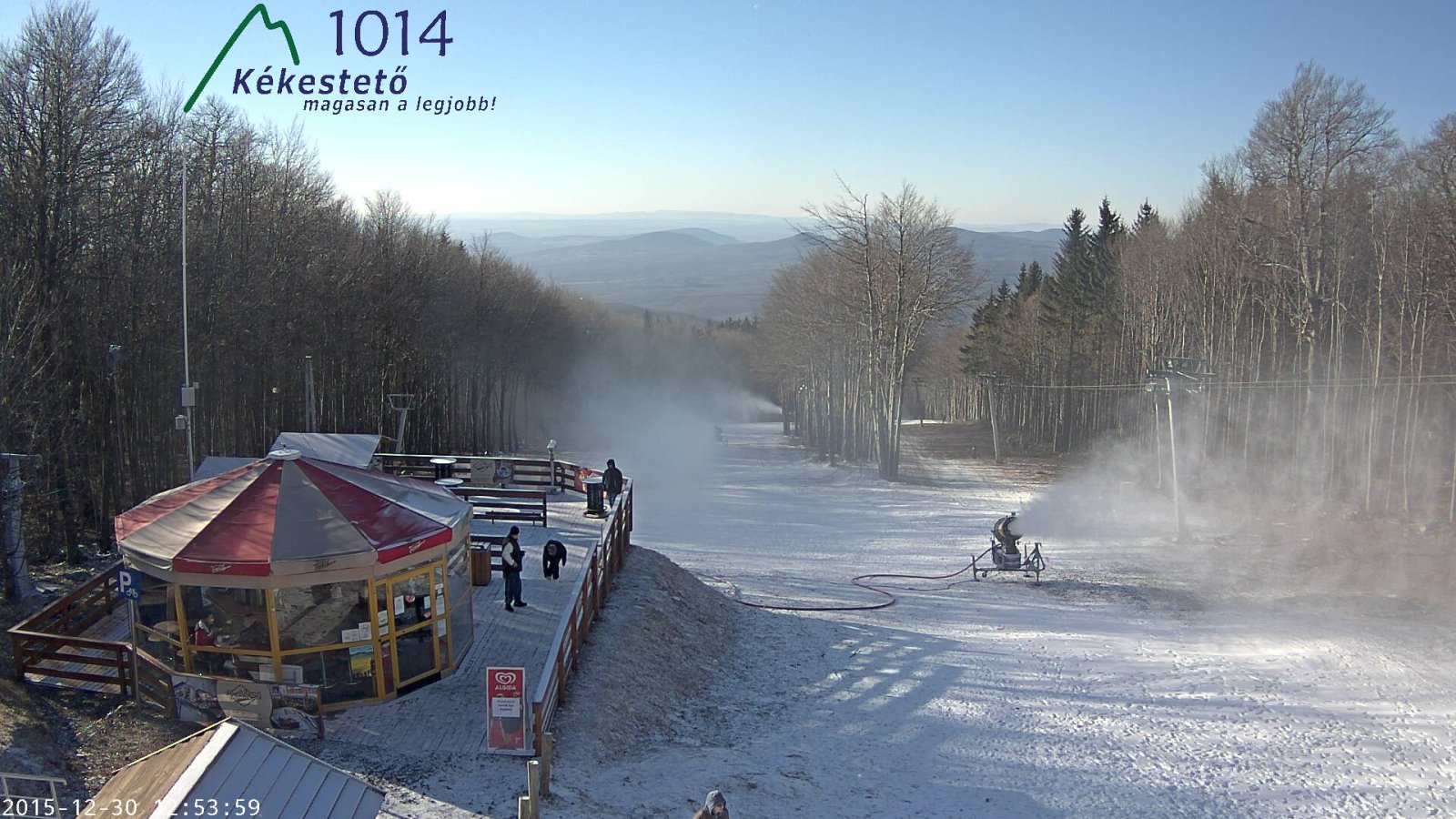 Téli csodavilág Kékesen esti fényben