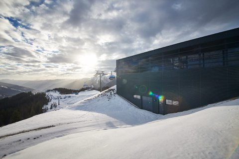 A Bernkogel hatszemélyes hegyállomás