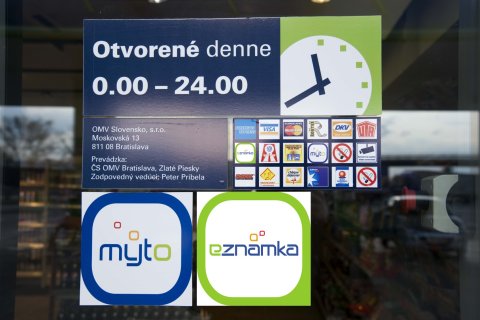 Napi 24 órában megvásárolható az autópálya matrica az eznamka.sk oldalon.