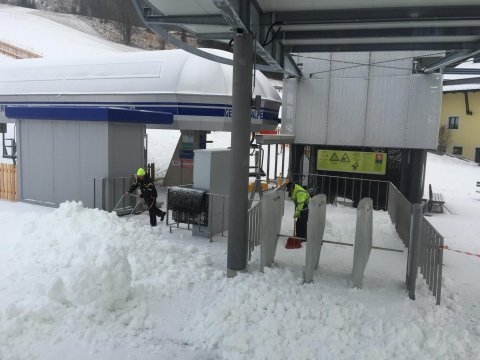 Nyitás előtt egy nappal