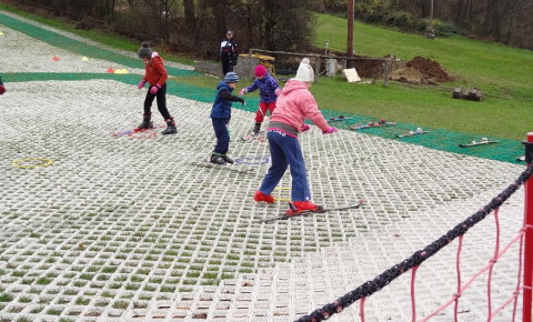 A műanyag pálya Visegrádon