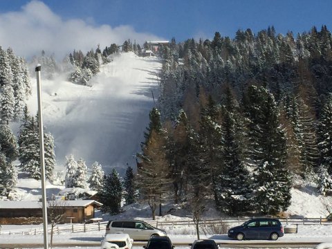 Készülnek a holnapi nyitásra Kép: Turracher Höhe