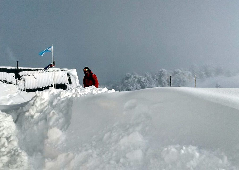 Cerro Batea Mahuida síterepe, 120 cm hó a csúcson