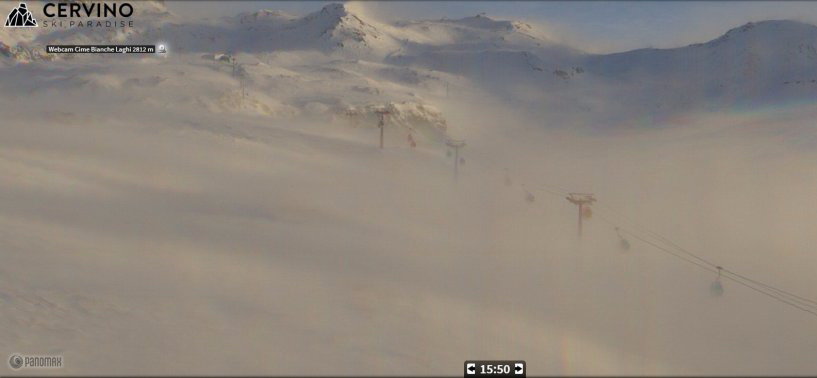 Nehéz körülmények. Webkamera kép a liftről a leállás után