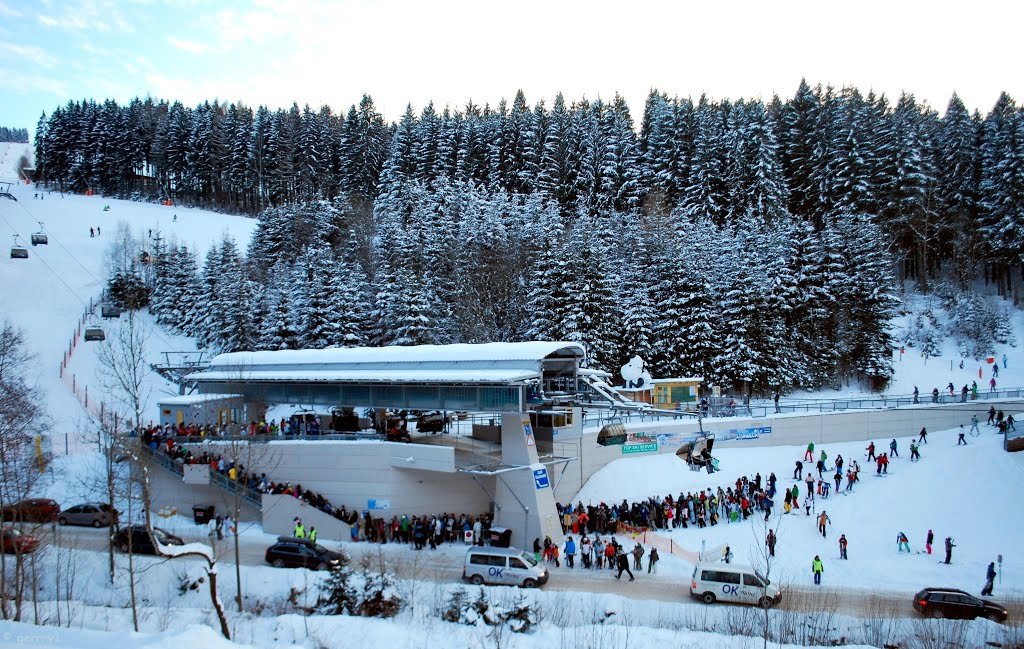 A lift középső állomása (Kép: Gerhard Pilecky / panoramio.com)