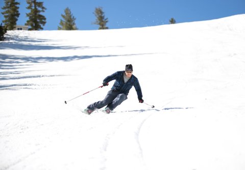 Squaw: Bode Miller is kipróbálta a havat június 25-én. Semmi fürdőruha?