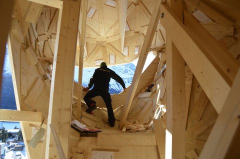 Edy belülről, vajon itt ide mit raknak?