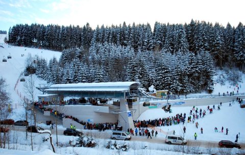 A lift középső állomása (Kép: Gerhard Pilecky / panoramio.com)