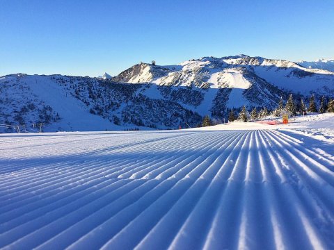 Hochkar: népszerű, határhoz közeli osztrák síterep