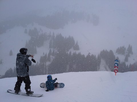Kitzbühel, Tirol, Ausztria ma délben