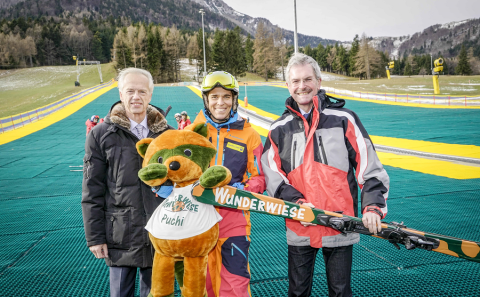 Téli-nyári borítású sípálya épült