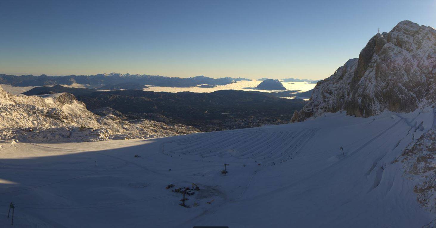 Dachstein gleccser és a sífutó nyomok
