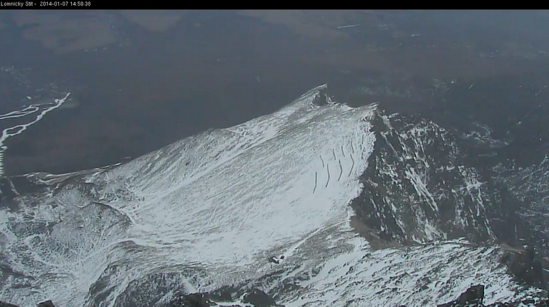 A csúcsról lenézve a nyeregbe