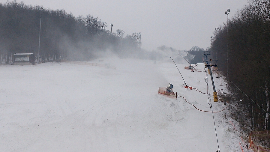 Hol van már a tavalyi (inkább tavalyelőtt) hó? Hóágyúzás 2014 februárjában (Kép: High Hills)