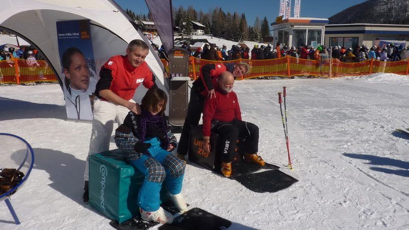 Munkában a masszőrök