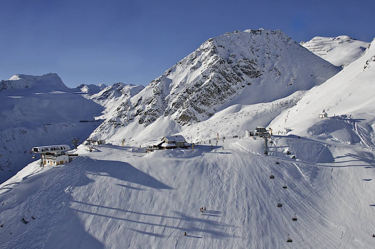 Ted Ligety képe az idei (lenti) és a tavalyi hóviszonyokról a tiroli Söldenben