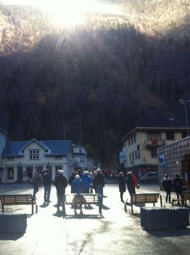 Az első tükrözött napsütés (Kép: Visit Rjukan)