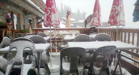 La Rosiere, ma reggel elmaradt a kávé ezen a teraszon