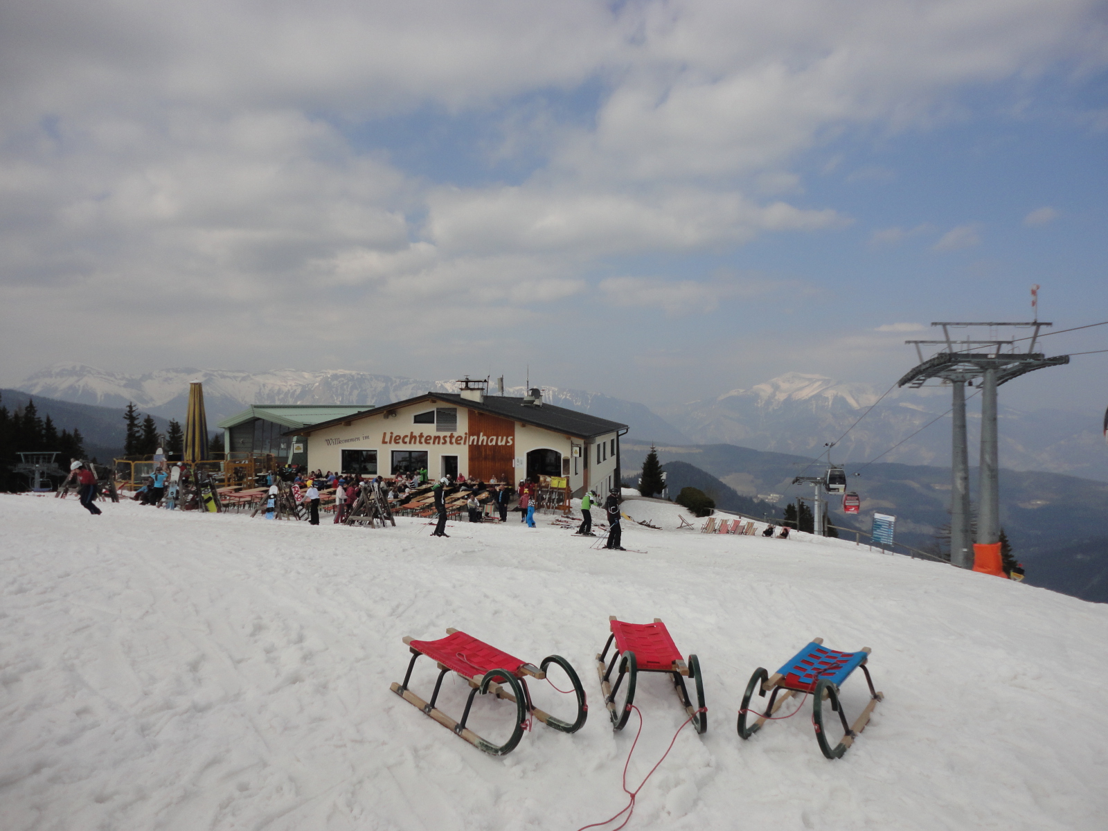 Innen indul a szánkópálya Semmering Hirschenkogelen | Fotó: sielok.hu