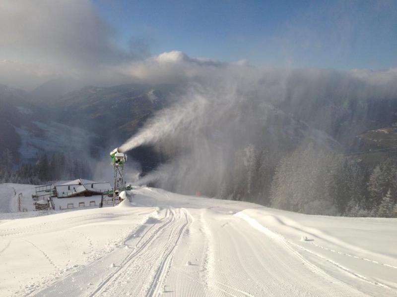 Wagrain; hóágyúzás gőzerővel - Kattints a képre a nagyításhoz