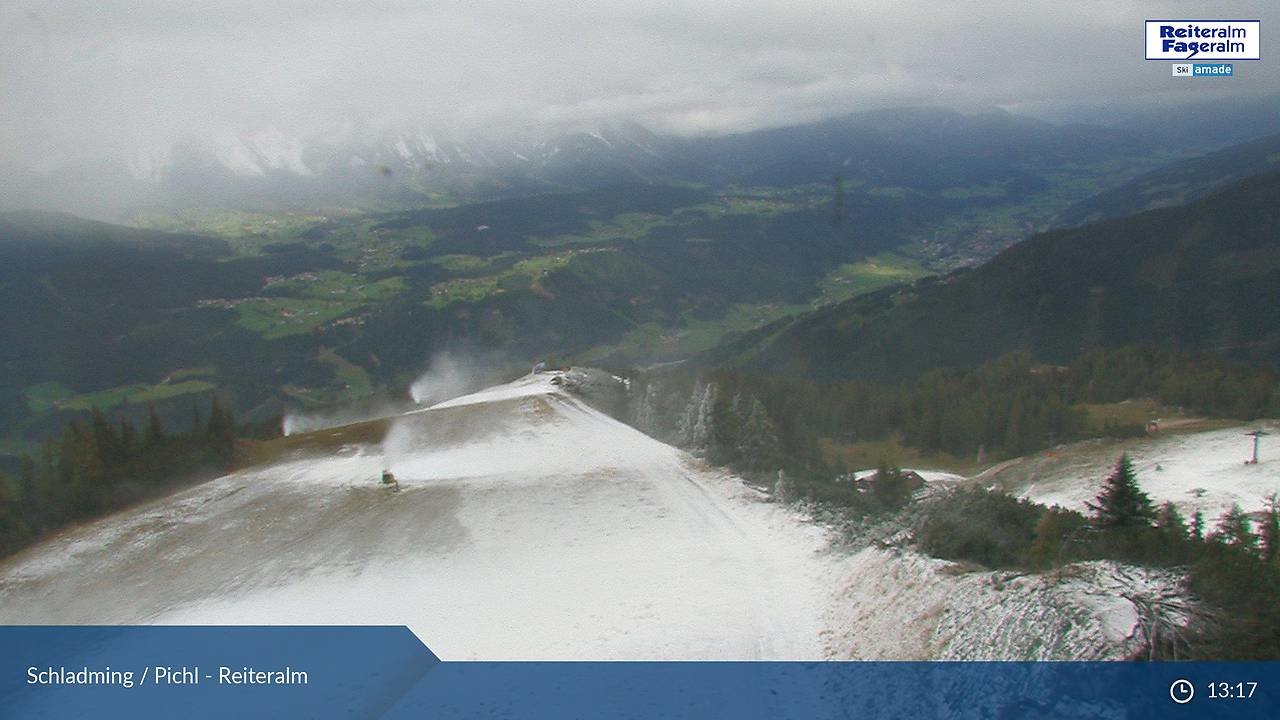 Reiteralmon készülnek a szezonra - fotó: webkamera