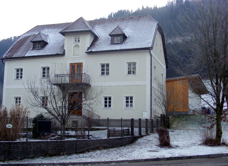 Hollenstein-i bázis szállás