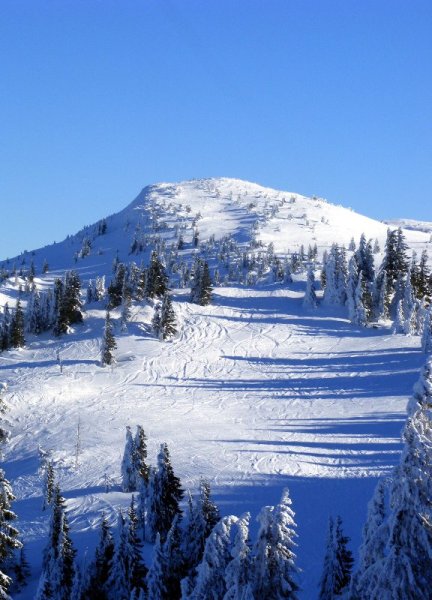 Balra a "Blachlboden" piros pálya nyomvonala