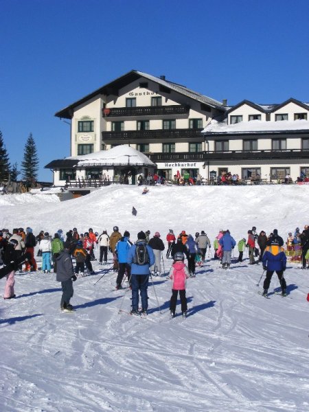 Központban a Hochkarhof Sportszálló