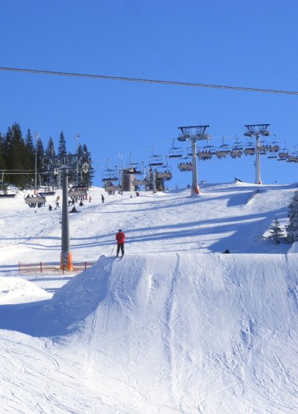 "Alm" felvonó és alatta a "Fun Park"