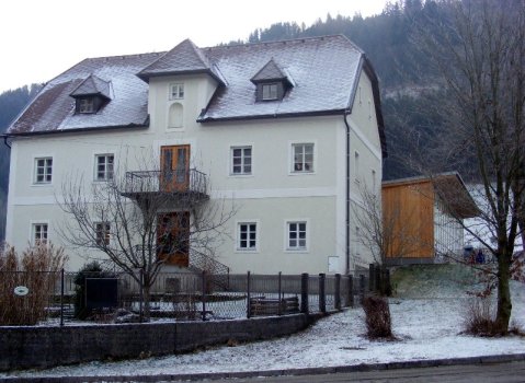 Hollenstein-i bázis szállás