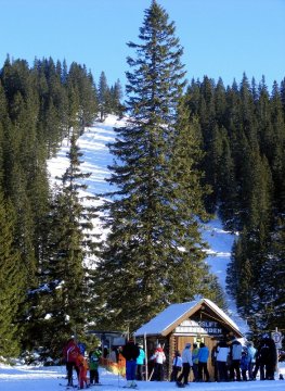 a JoShi platz tanulópályájának tárcsás felvonó állomása