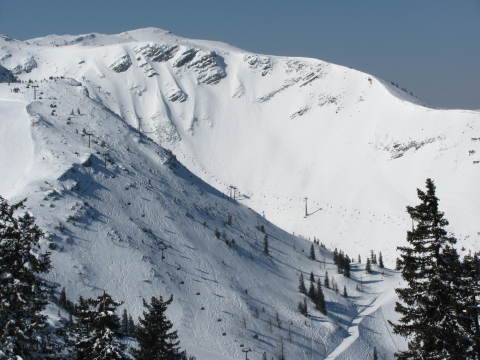 Hochkar 2013.03.28-30 piros 8 a távolban