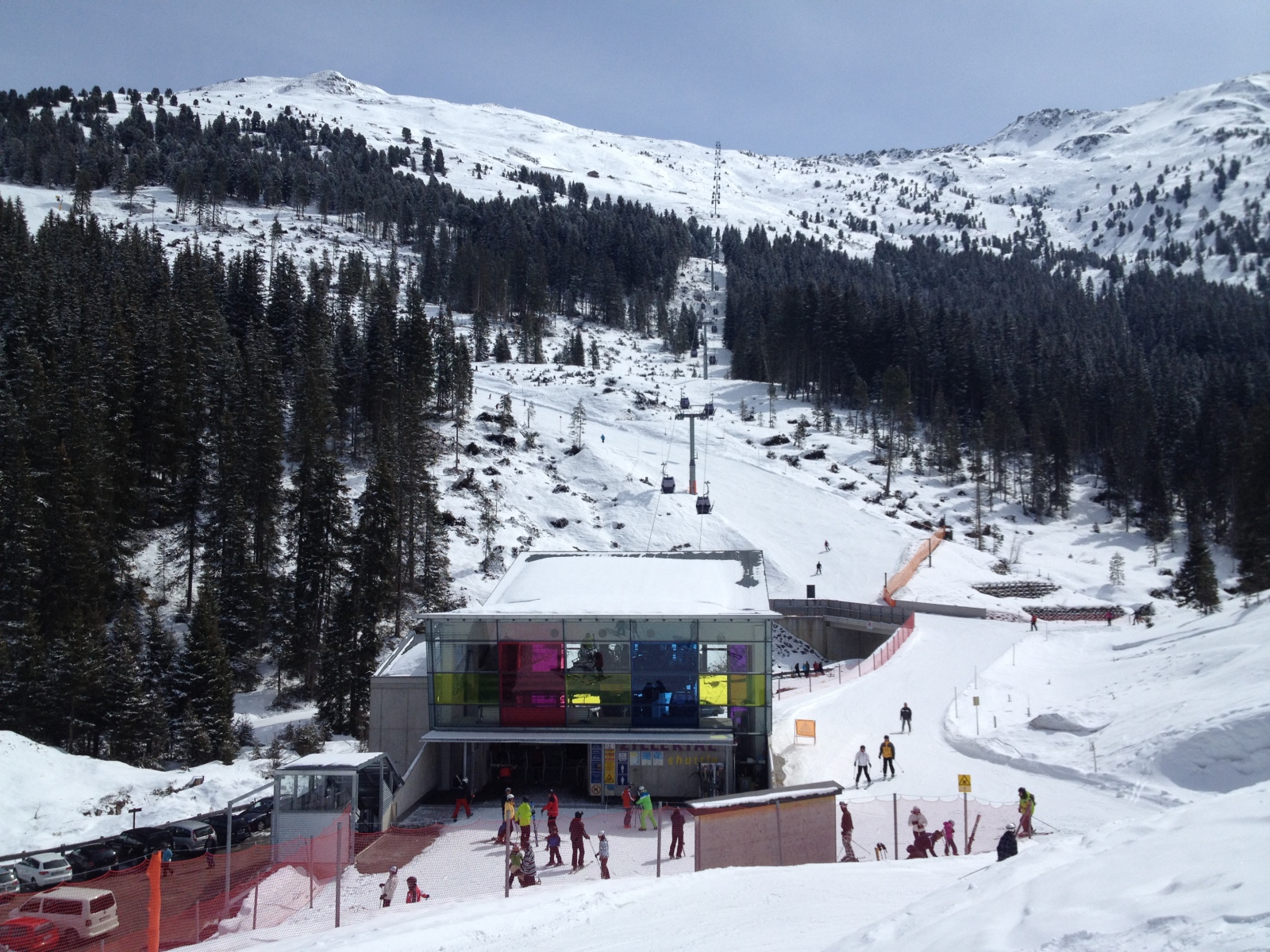 Zillertal Shuttle völgyállomása Hochfügenben